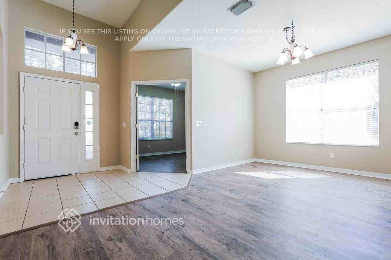 5111 Clover Mist Dr - Photo 3 of 17