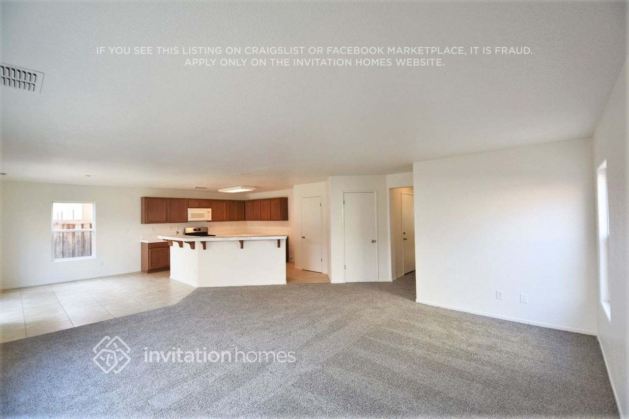 382 Craftsman Dr - Photo 3 of 21