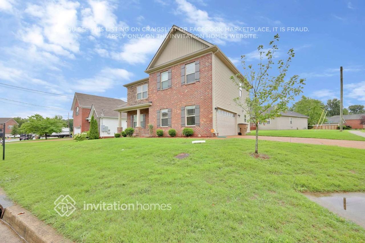 6476 Paddington Way - Photo 3 of 29