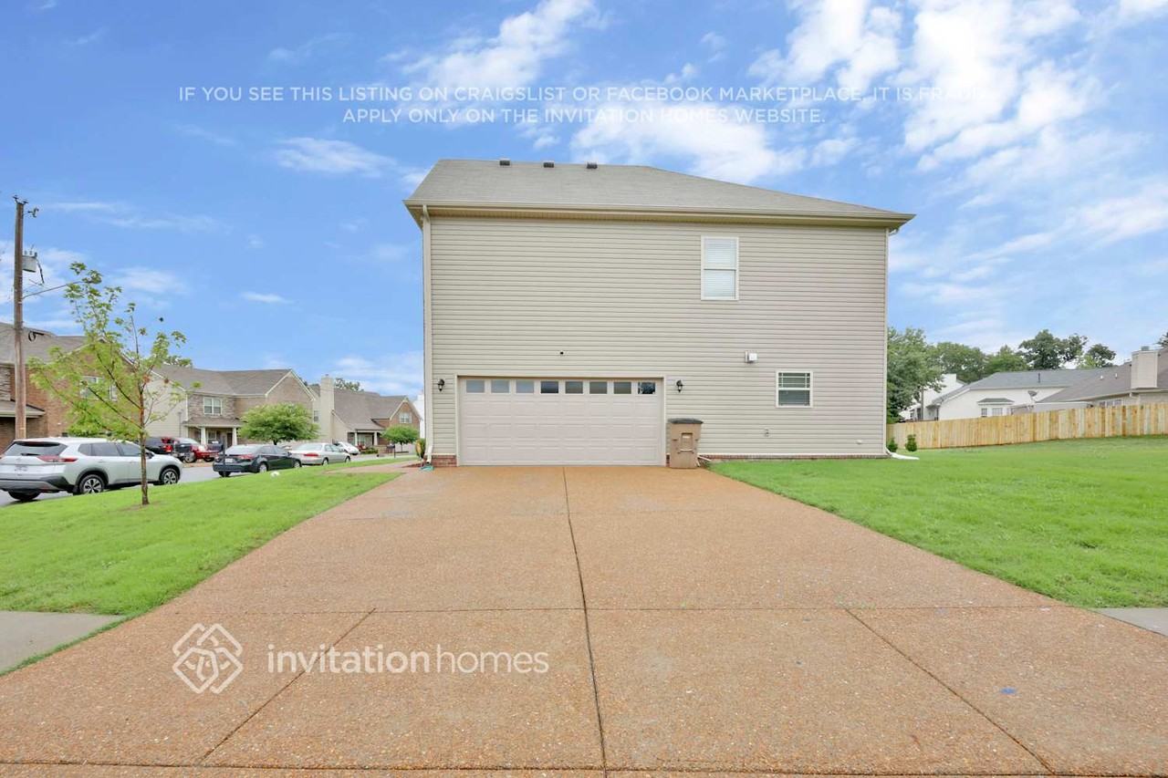 6476 Paddington Way - Photo 4 of 29