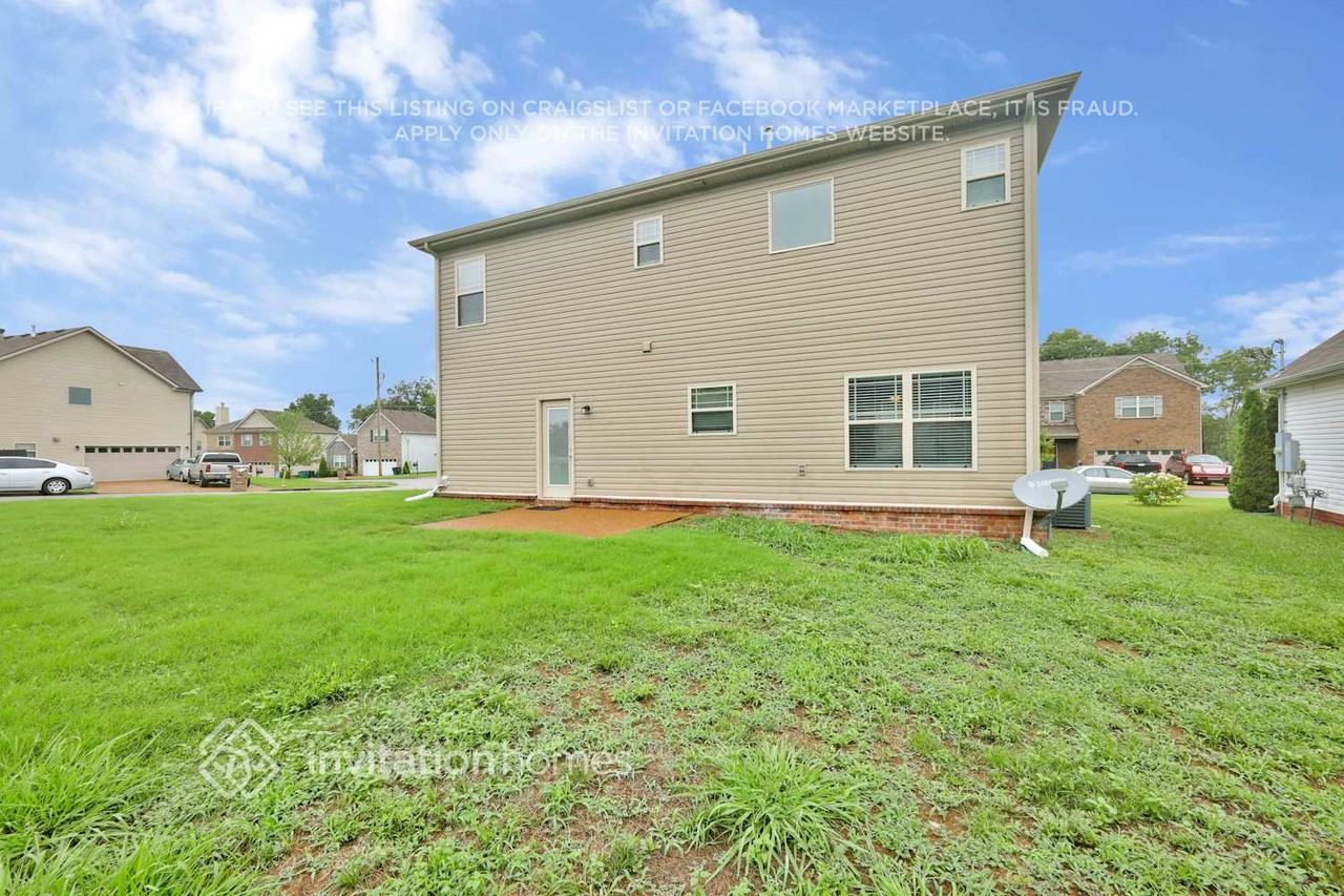 6476 Paddington Way - Photo 6 of 29