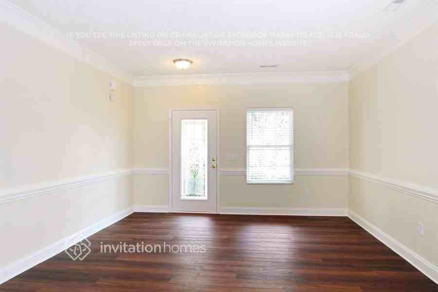 14017 Riding Hill Ave - Photo 2 of 15