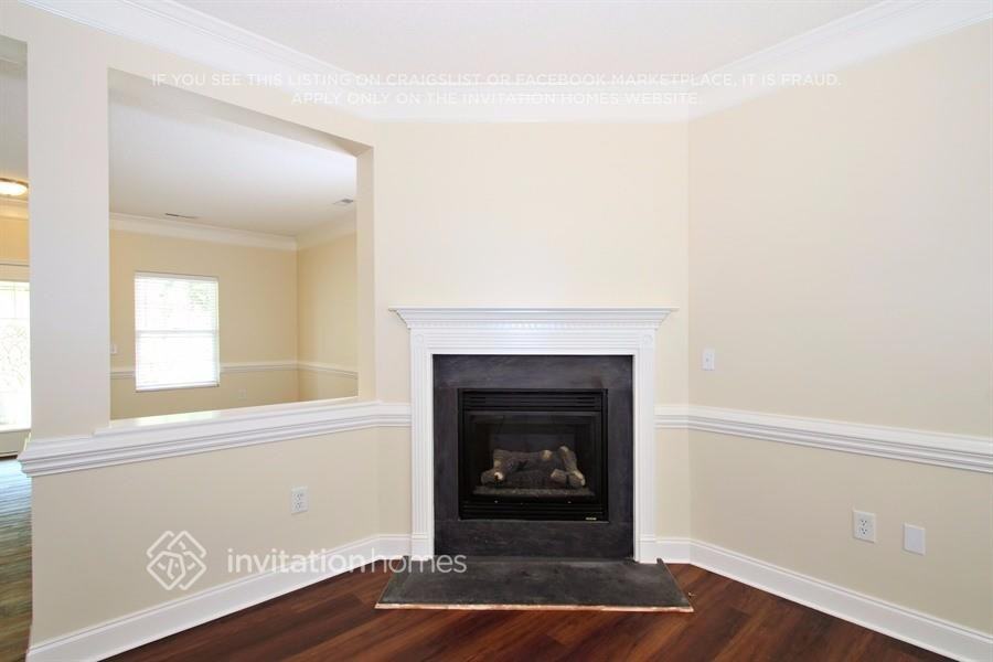 14017 Riding Hill Ave - Photo 4 of 15