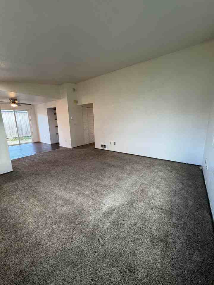 725 Edelweiss Ln Se #1 - Photo 6 of 24