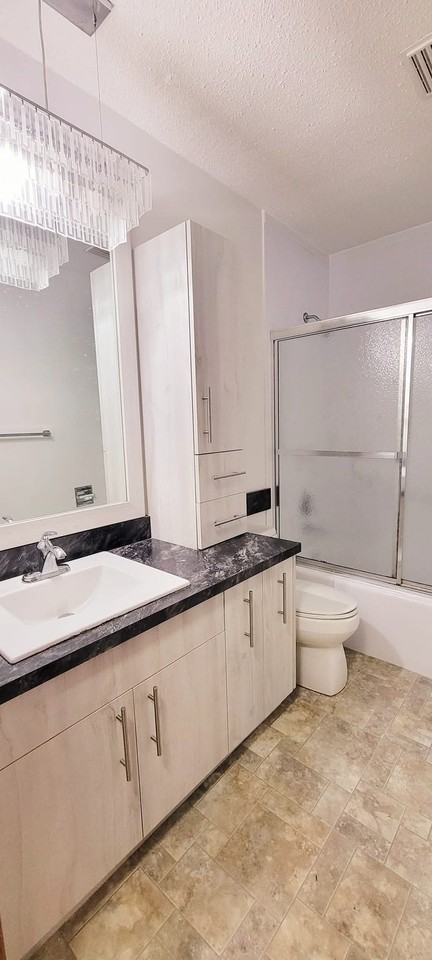 1198 Chancellor Dr #1 - Photo 6 of 14