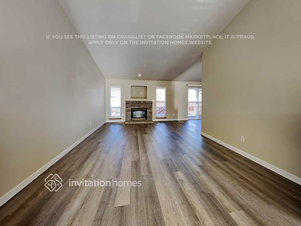 8211 186th St E - Photo 4 of 19