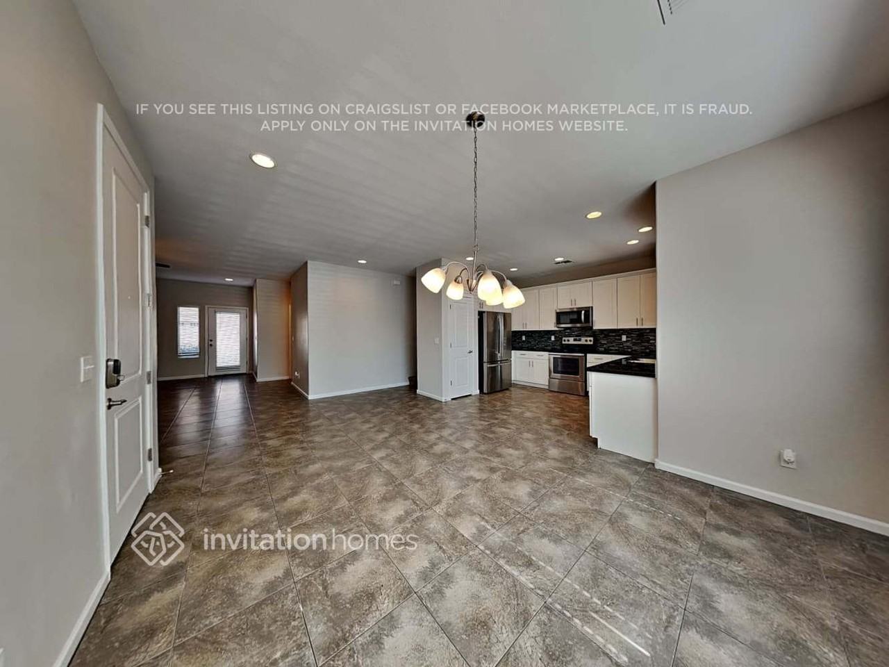 1840 W Pollack St - Photo 6 of 17