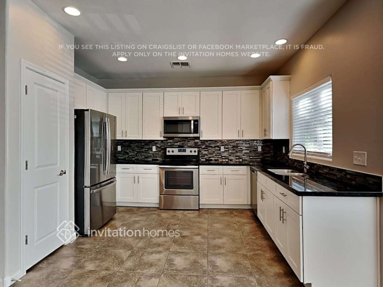 1840 W Pollack St - Photo 7 of 17