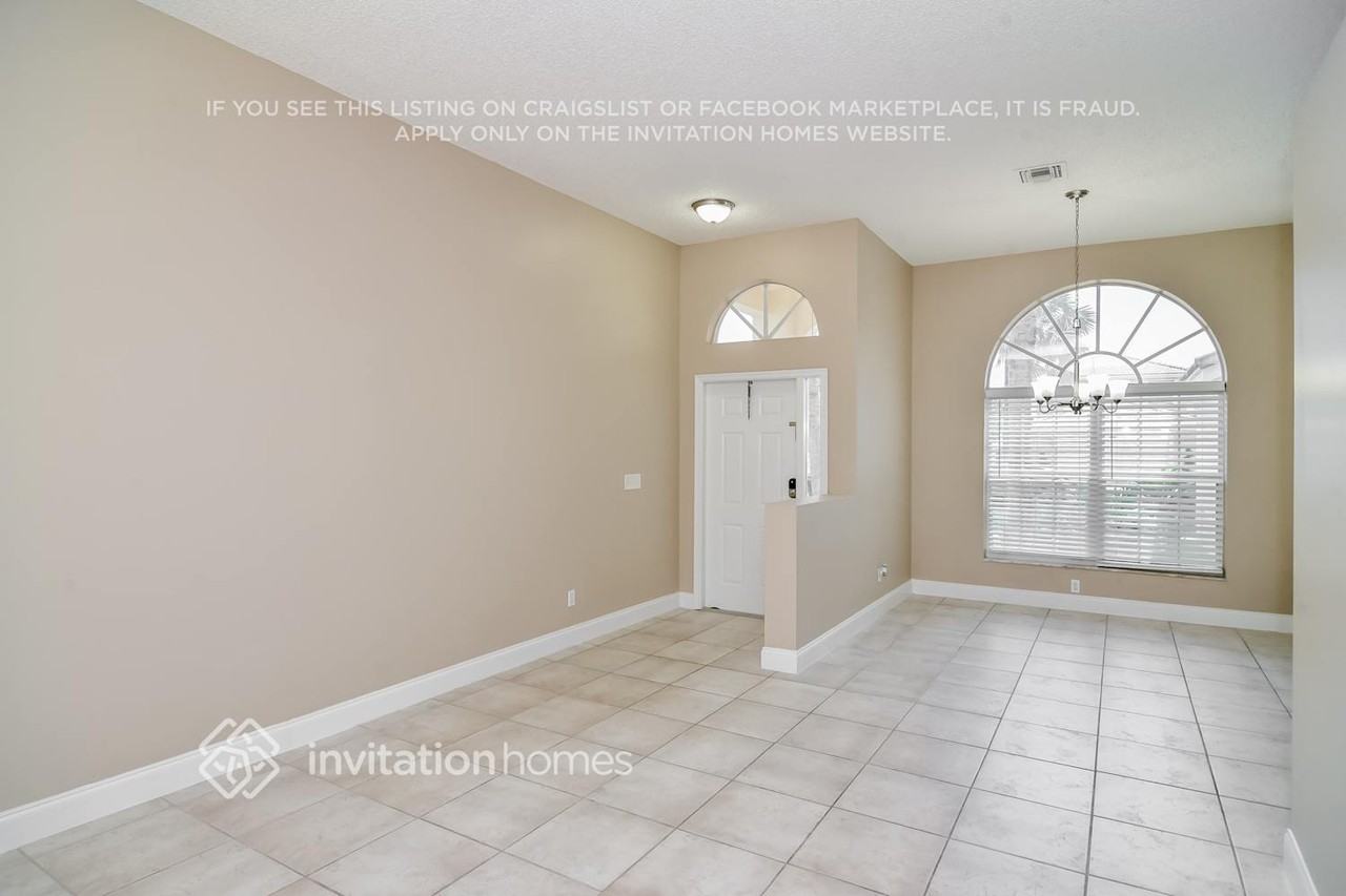 450 Sw 182nd Way - Photo 4 of 13