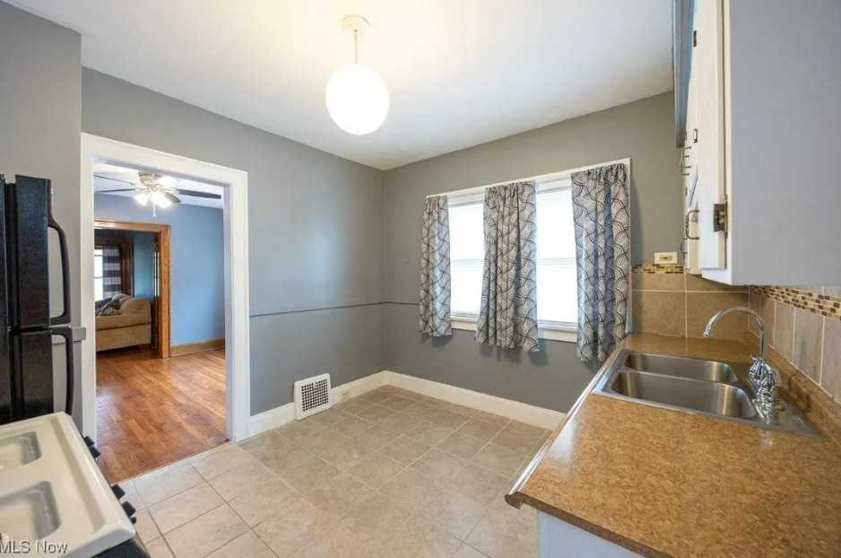 2100 Wascana Ave #UP - Photo 5 of 12