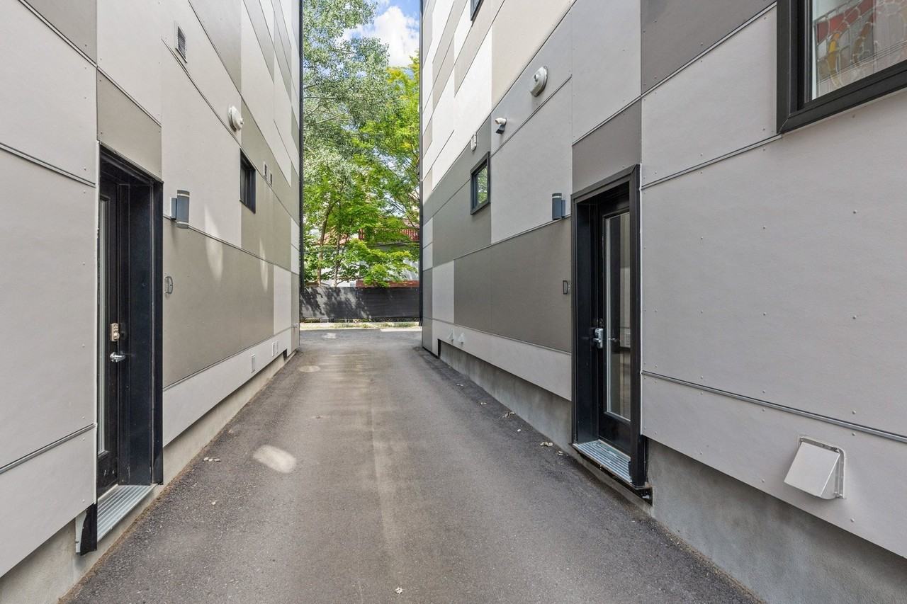 423 Ravenhill Ave - Photo 2 of 22