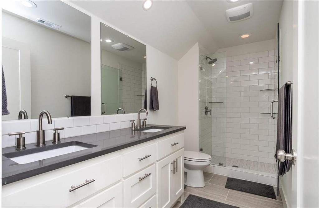 306 Nw H St - Photo 7 of 16