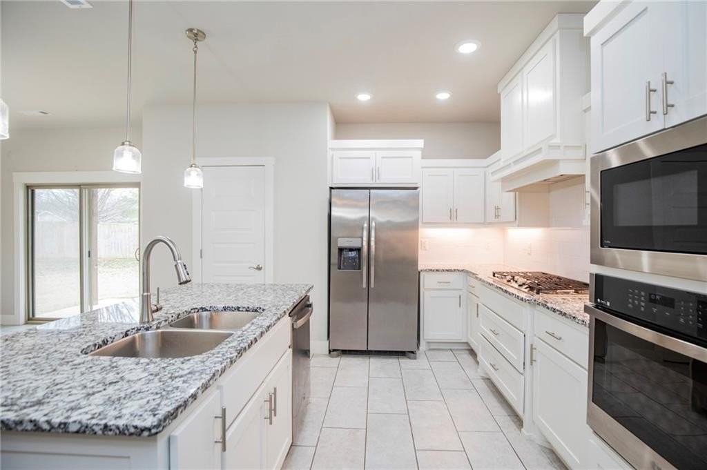 437 Ramsey St - Photo 3 of 22