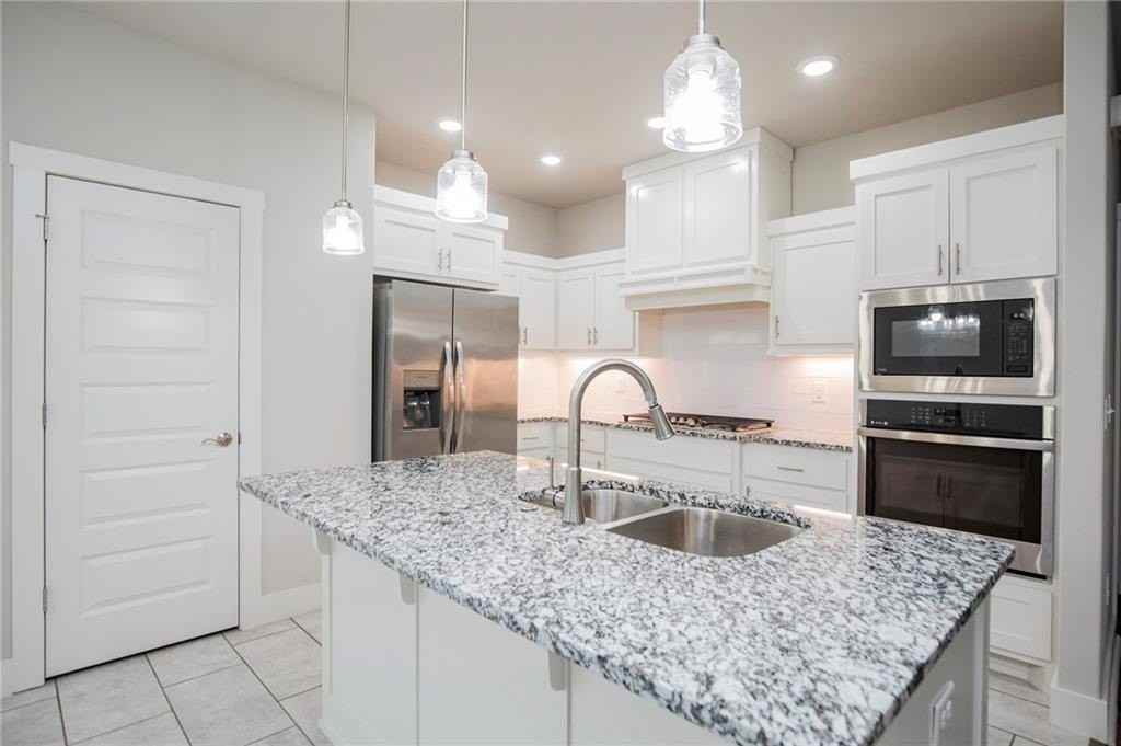 437 Ramsey St - Photo 4 of 22