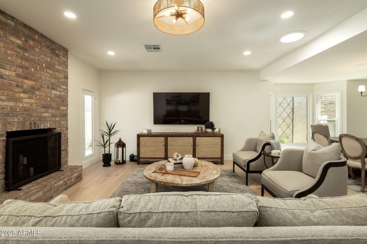 7220 E Buena Terra Way - Photo 5 of 30