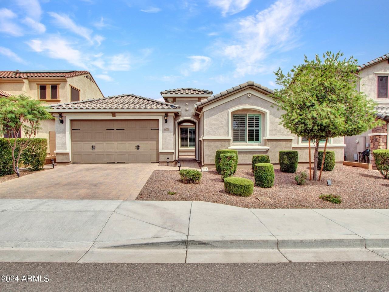 44529 N Sonoran Arroyo Ln - Photo 4 of 50