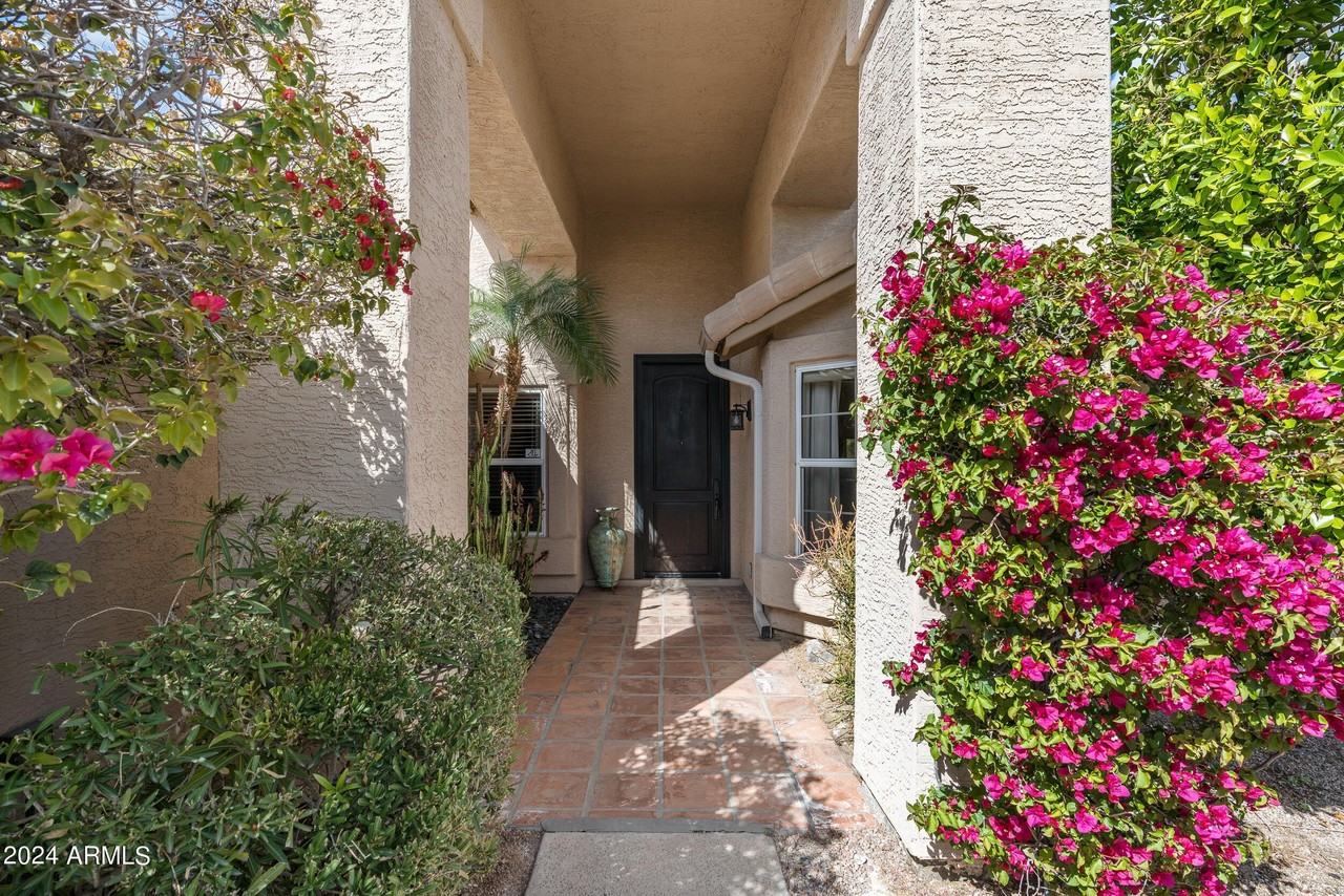 9378 E Topeka Dr - Photo 2 of 28