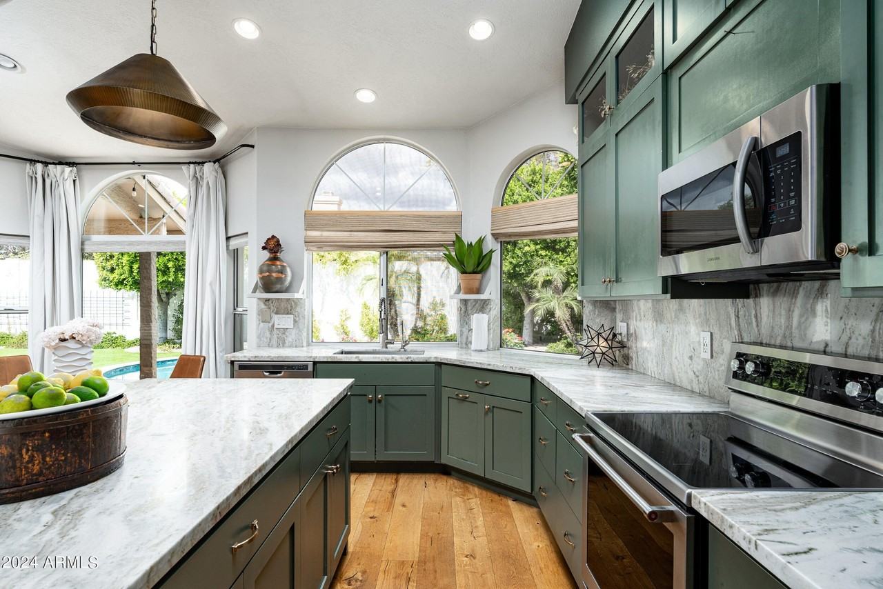 9378 E Topeka Dr - Photo 4 of 28