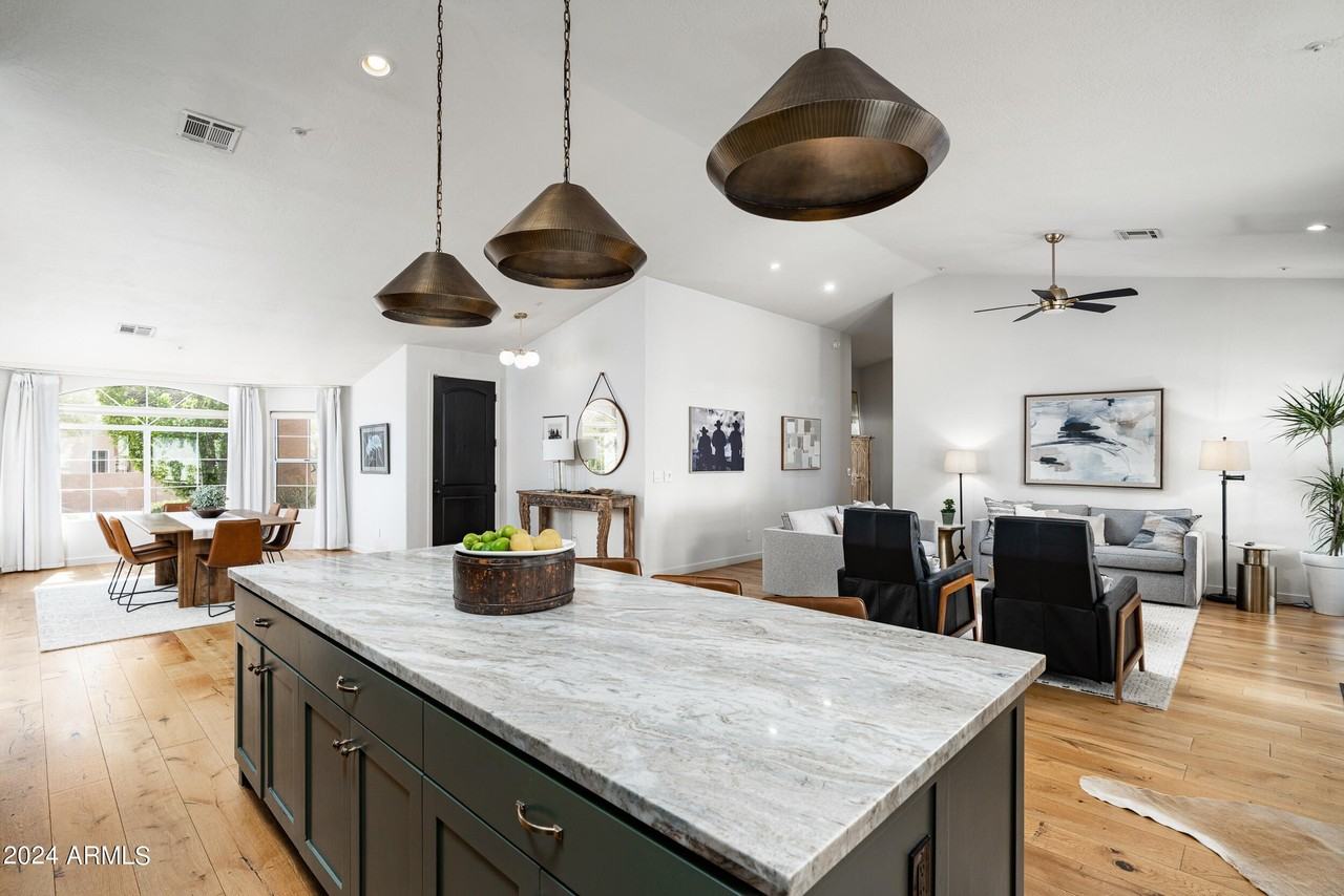 9378 E Topeka Dr - Photo 5 of 28