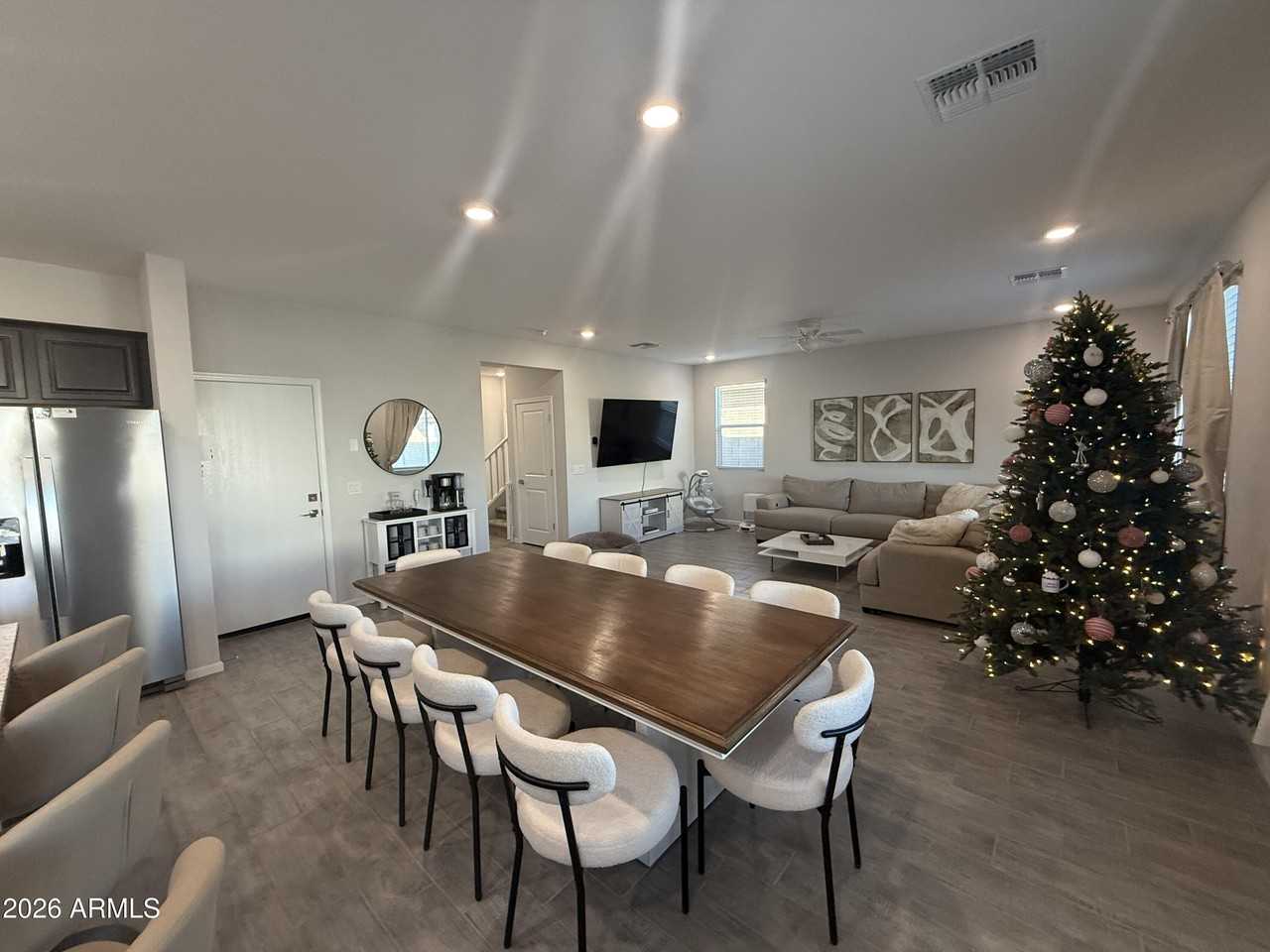 18140 W Daley Ln - Photo 4 of 16