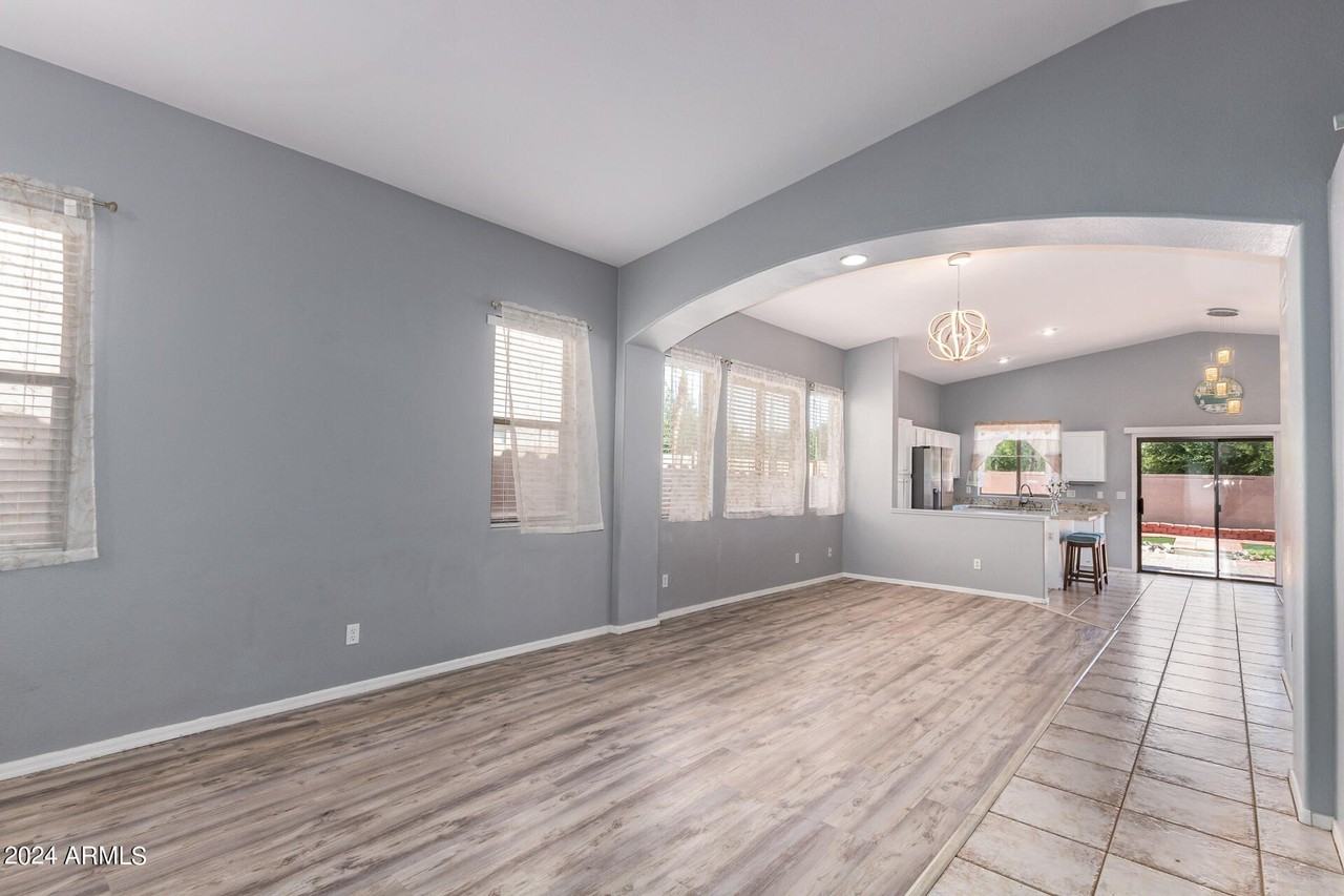 4333 S Rim Ct - Photo 4 of 50