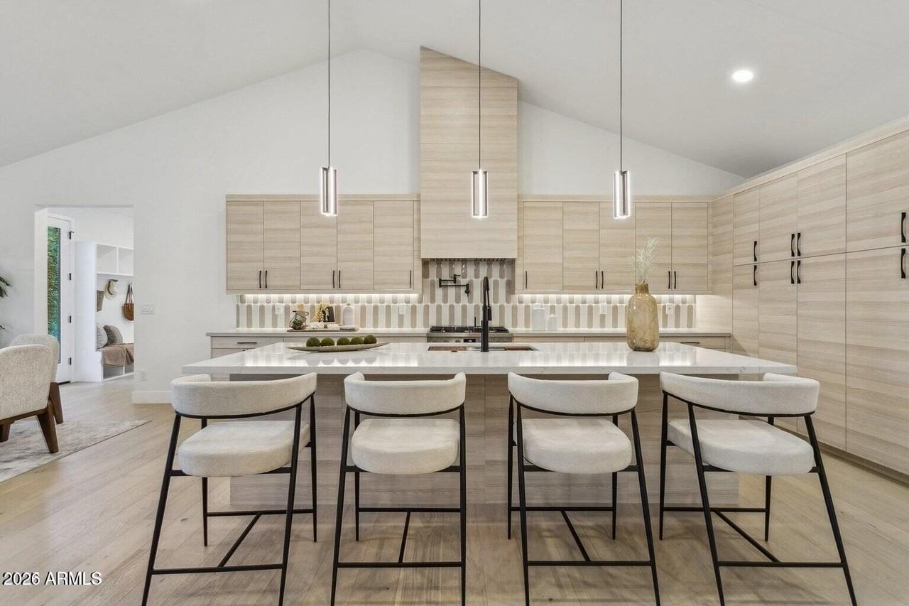 6313 N 10th Dr - Photo 7 of 40