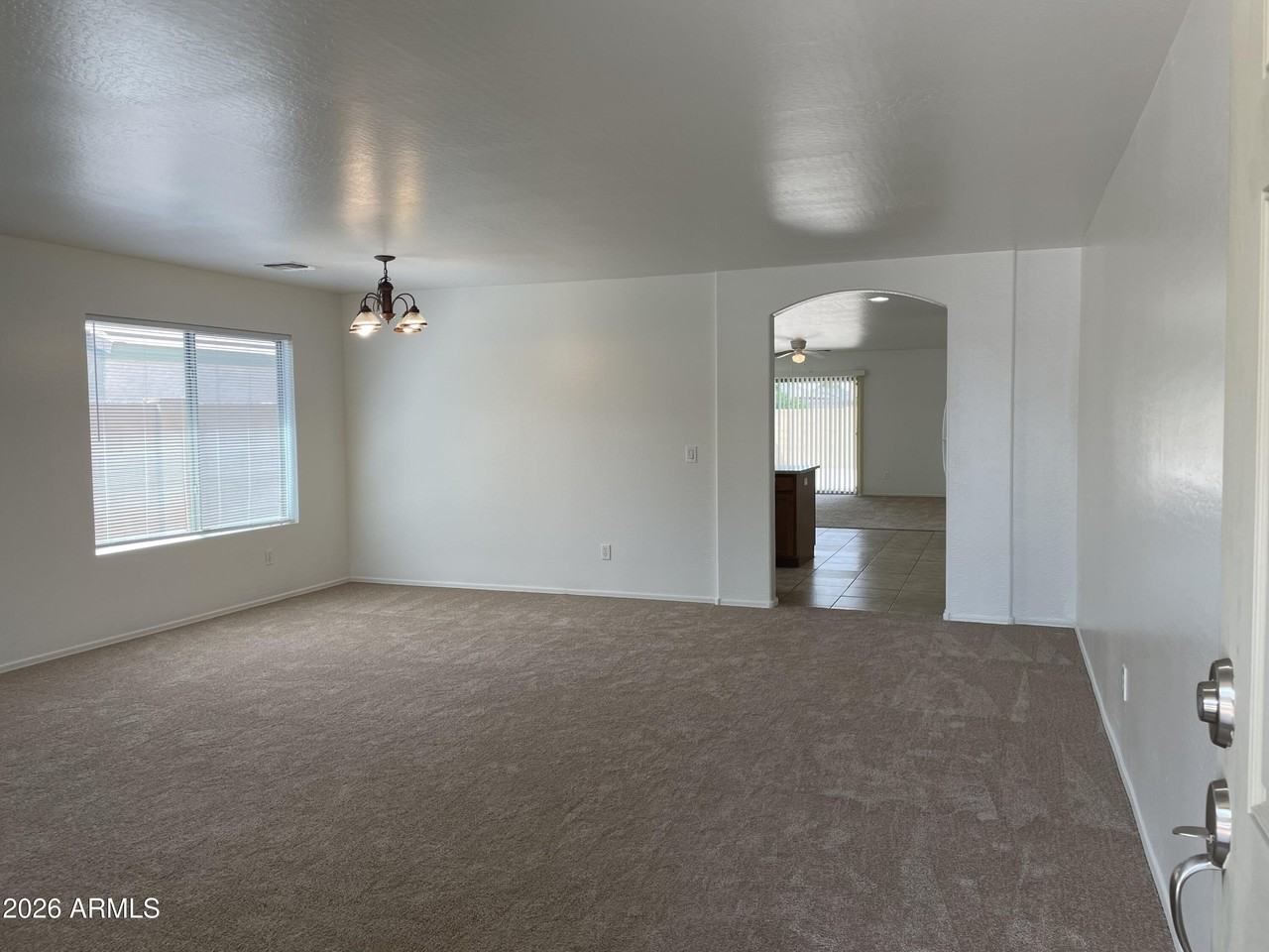 25318 W Park Ave - Photo 4 of 29