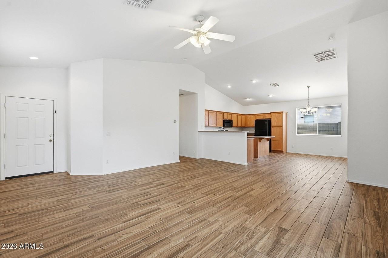 16977 W Lundberg St - Photo 3 of 22