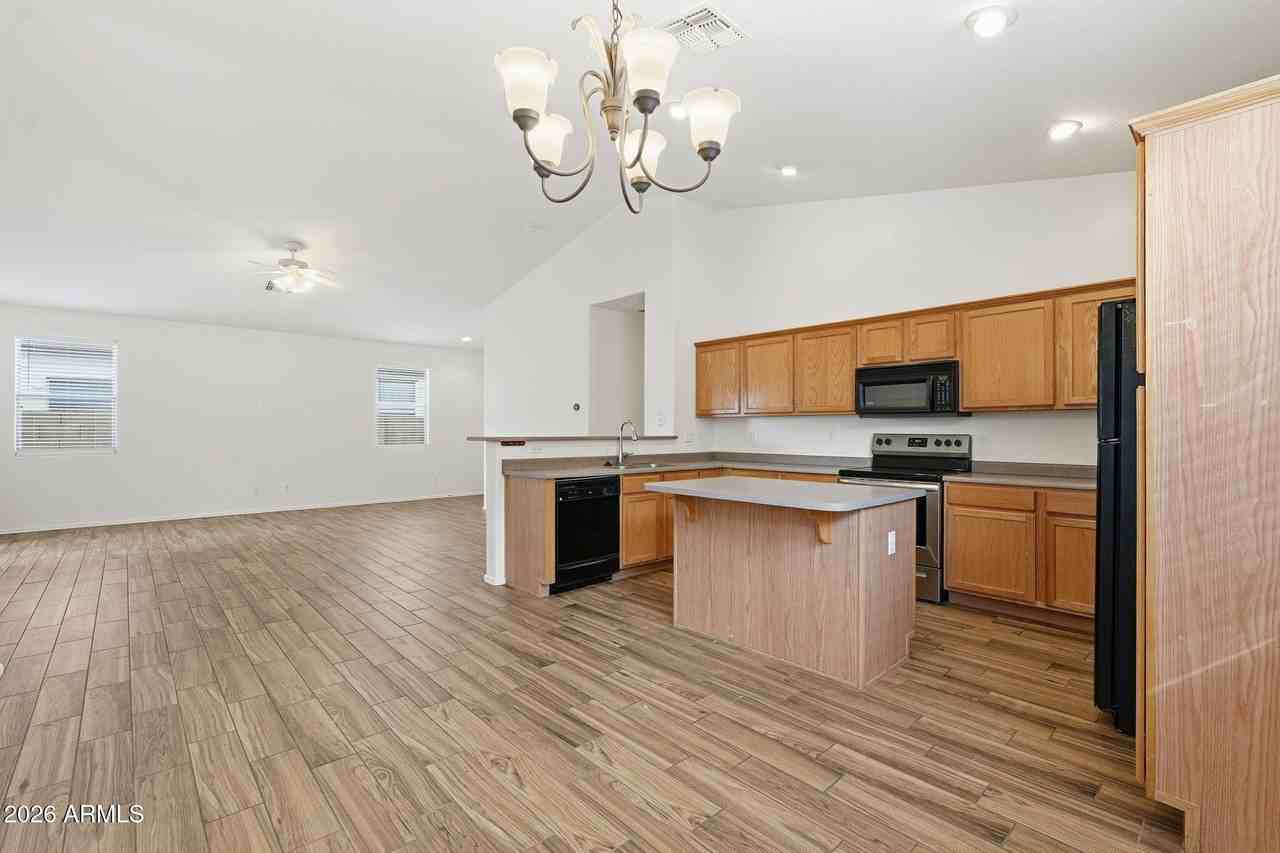 16977 W Lundberg St - Photo 5 of 22