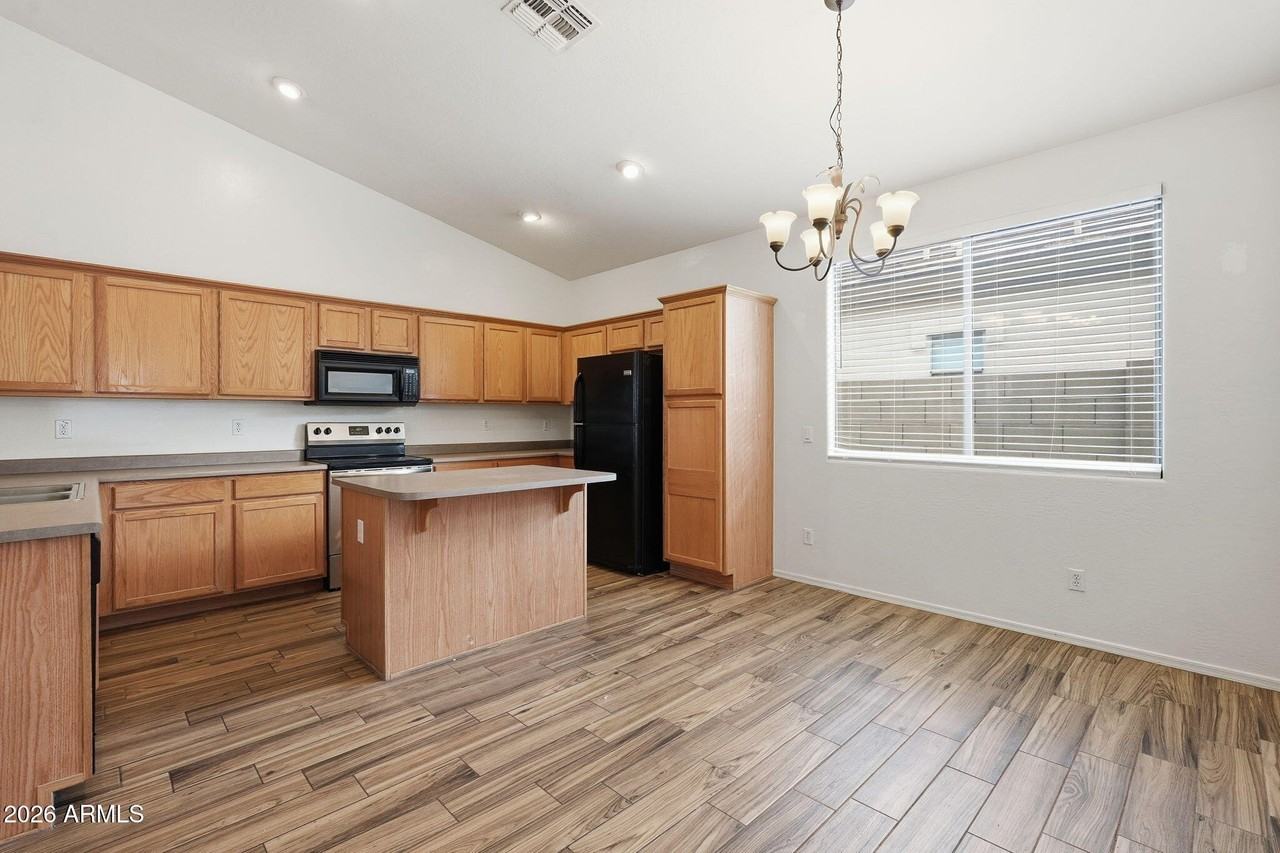 16977 W Lundberg St - Photo 6 of 22