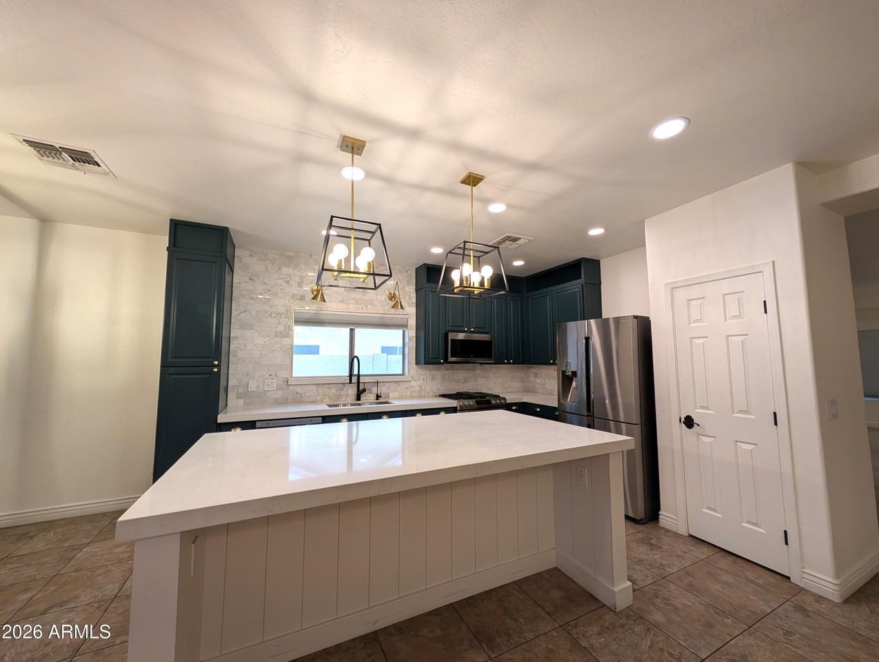 1184 S Jesse Pl - Photo 6 of 33