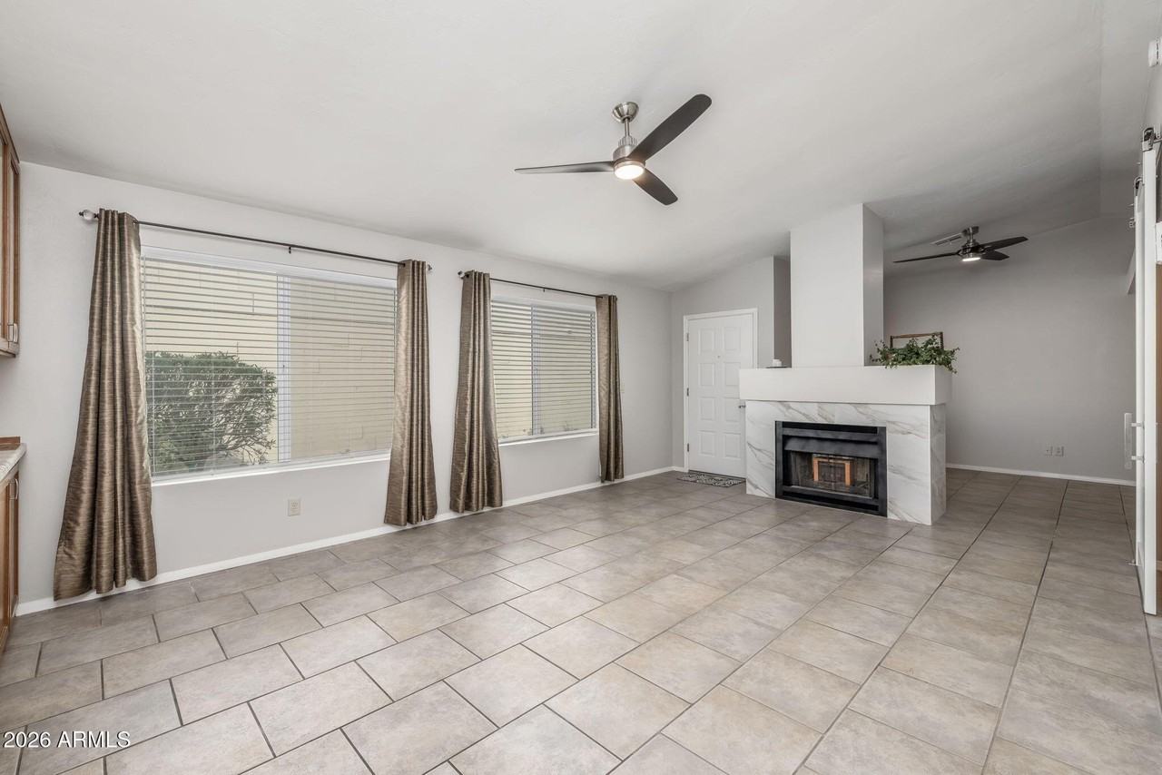 9440 S 44th St - Photo 7 of 32