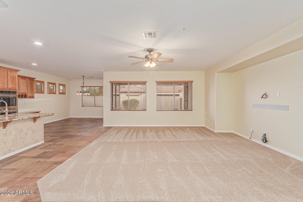 9058 W Redbird Rd - Photo 7 of 39