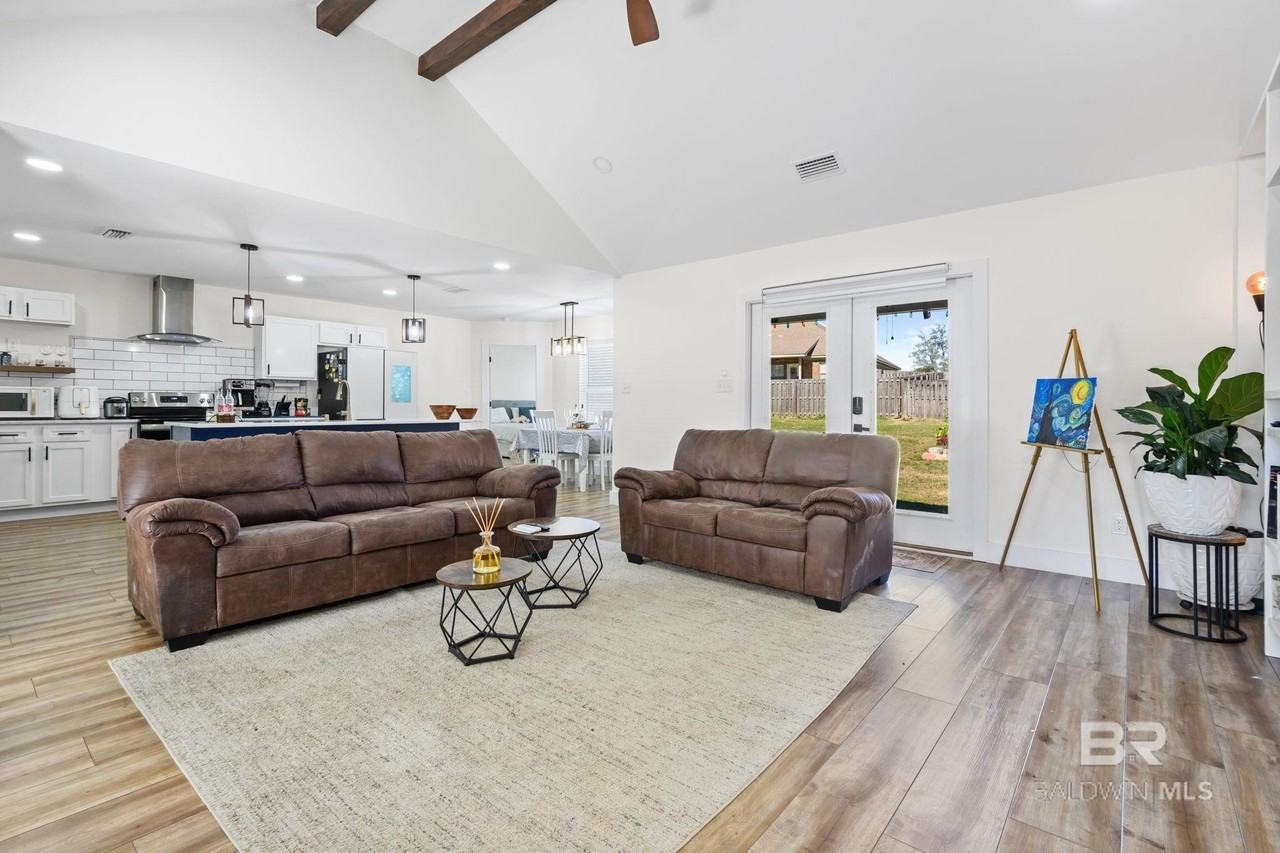 350 Allison Ct - Photo 3 of 28