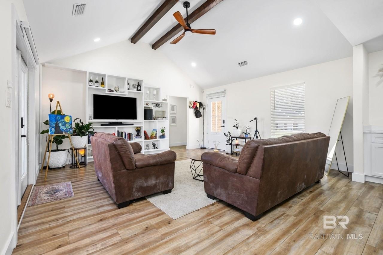 350 Allison Ct - Photo 5 of 28