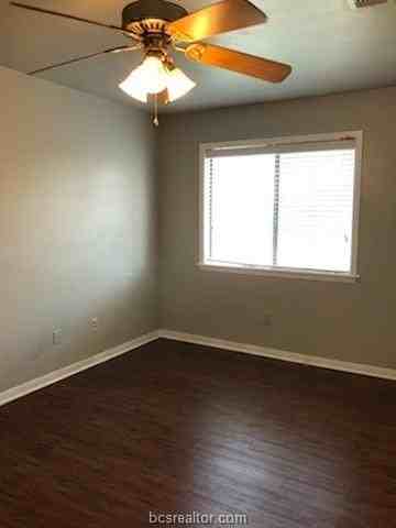 803 Autumn Cir #D - Photo 4 of 12