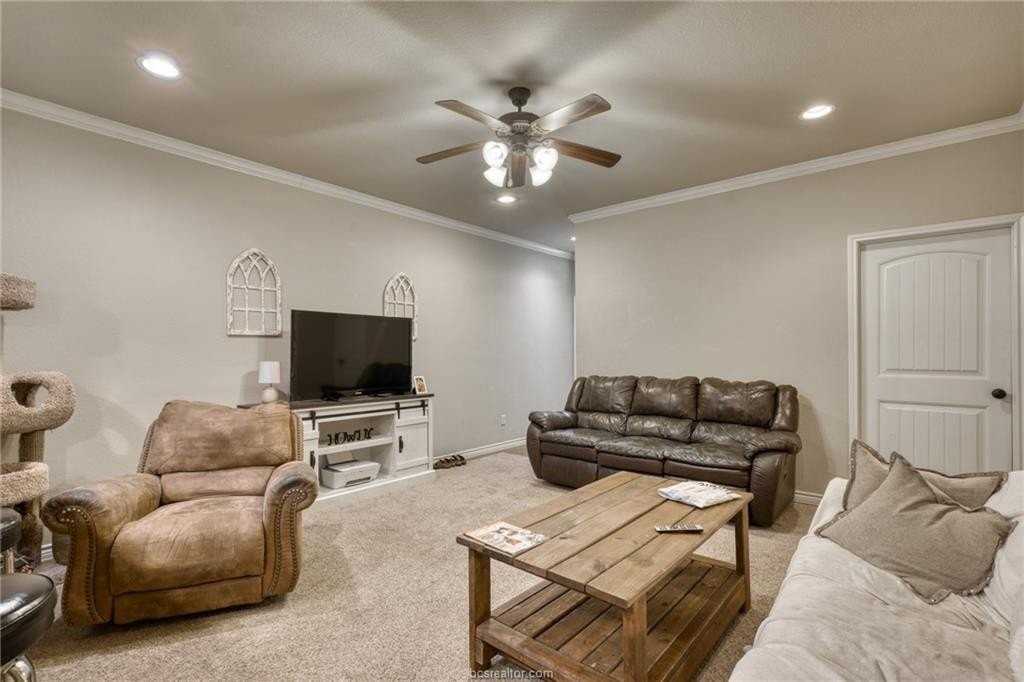 3217 Papa Bear Dr - Photo 3 of 11