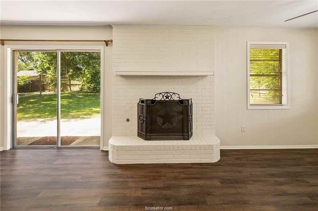 315 Borderbrook Dr - Photo 4 of 22