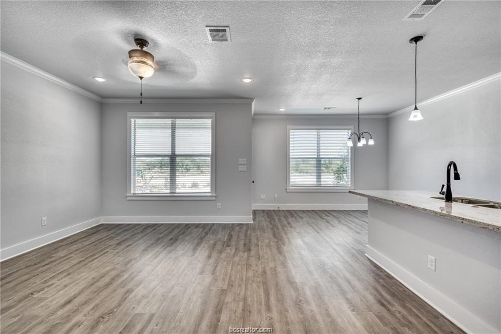 2115 Jax Dr - Photo 4 of 17