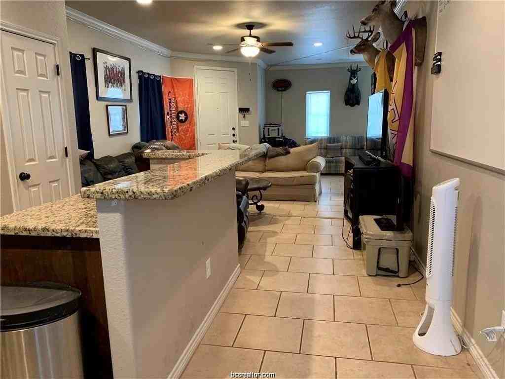 710 Pasler St - Photo 5 of 20