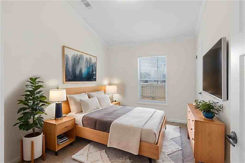 495 Avenue C - Photo 5 of 30