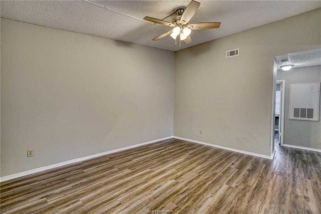 707 Wellesley Ct #B - Photo 2 of 9