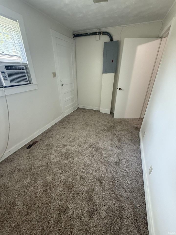 406 17th St #A - Photo 2 of 7