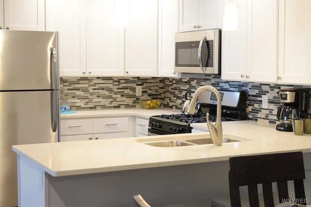 6626 Erie Rd - Photo 4 of 14