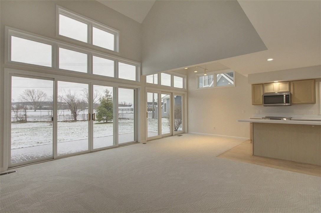 245 Roseland Ln - Photo 5 of 39