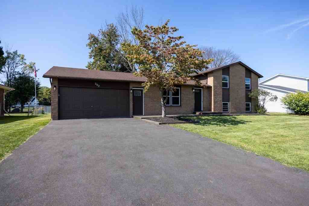 202 Spring Tree Ln - Photo 2 of 42