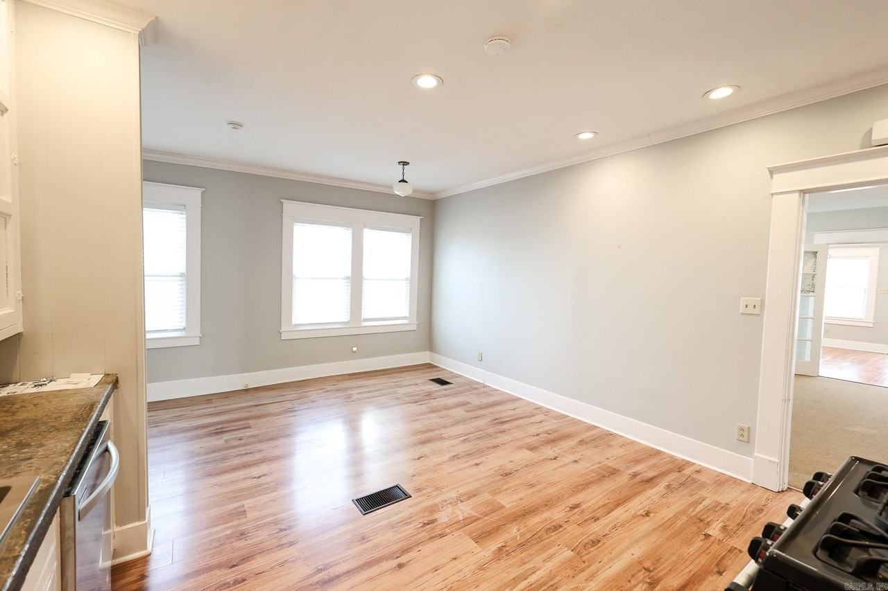 602 N Jackson Ave - Photo 6 of 17