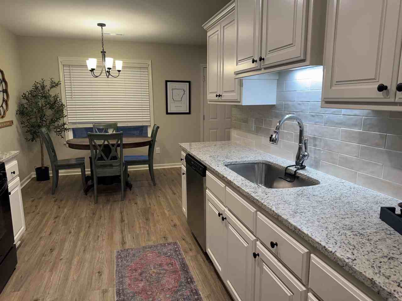 4 Shiloh Pl - Photo 4 of 17