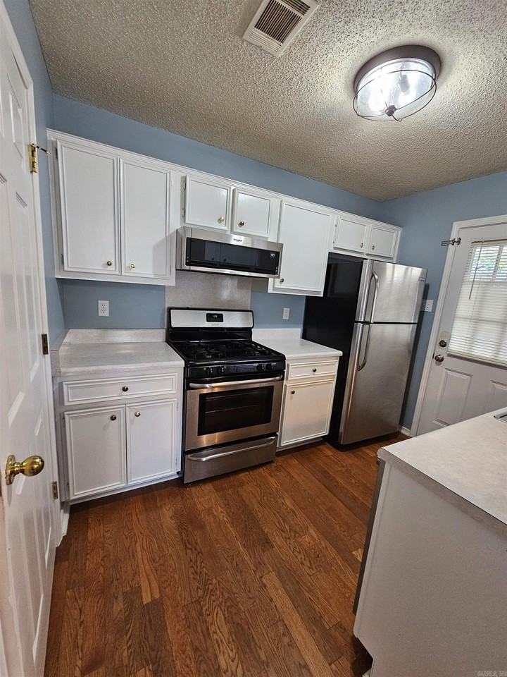 1301 Copper Creek Dr - Photo 5 of 23