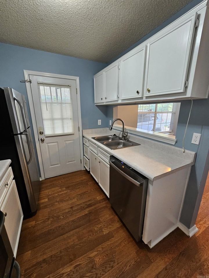 1301 Copper Creek Dr - Photo 6 of 23